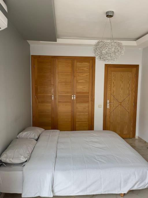 Big Luxury Apartment Near Airport Nouaceur Exteriör bild