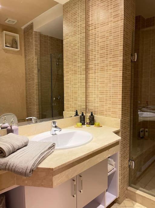 Big Luxury Apartment Near Airport Nouaceur Exteriör bild